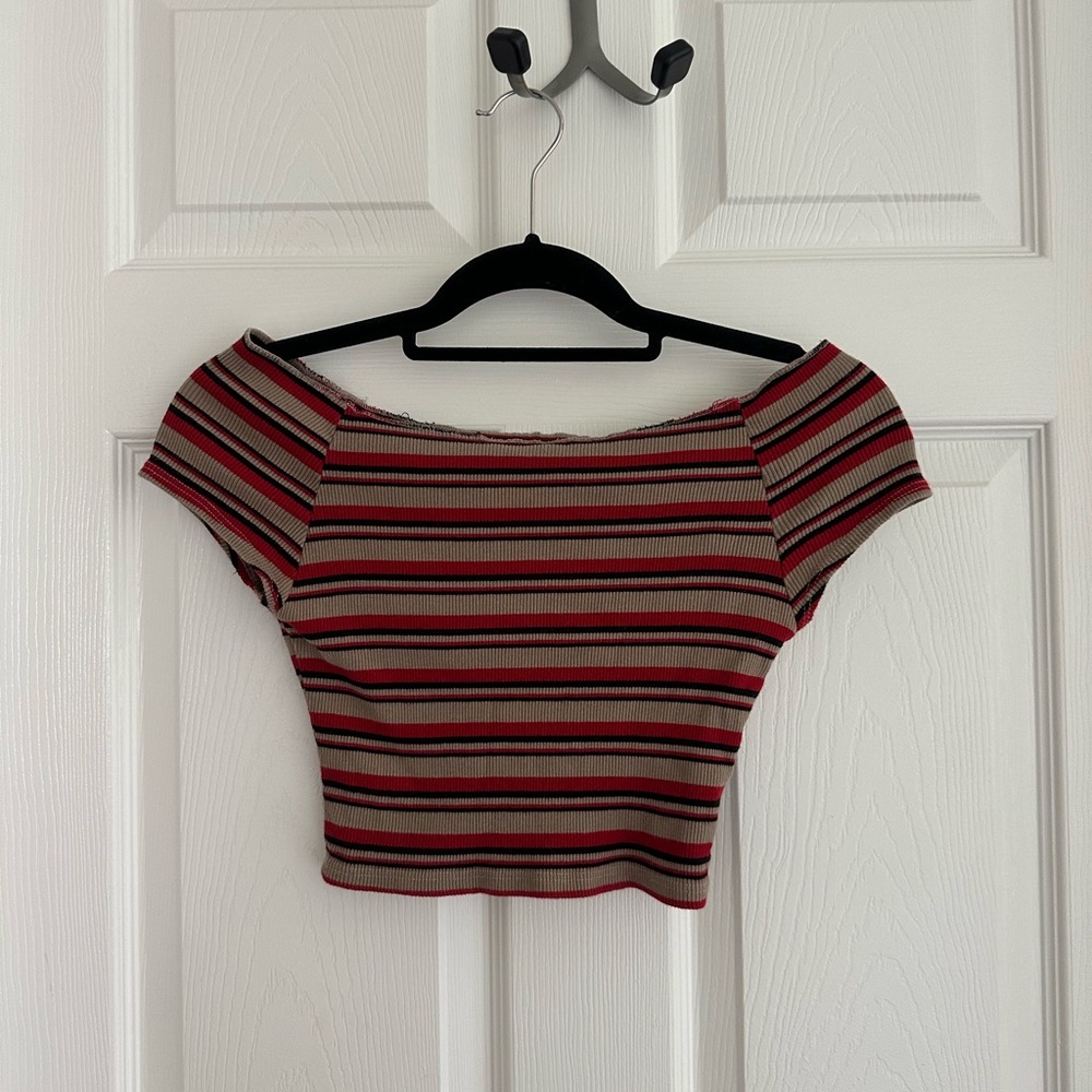 Cropped brandy melville shirt